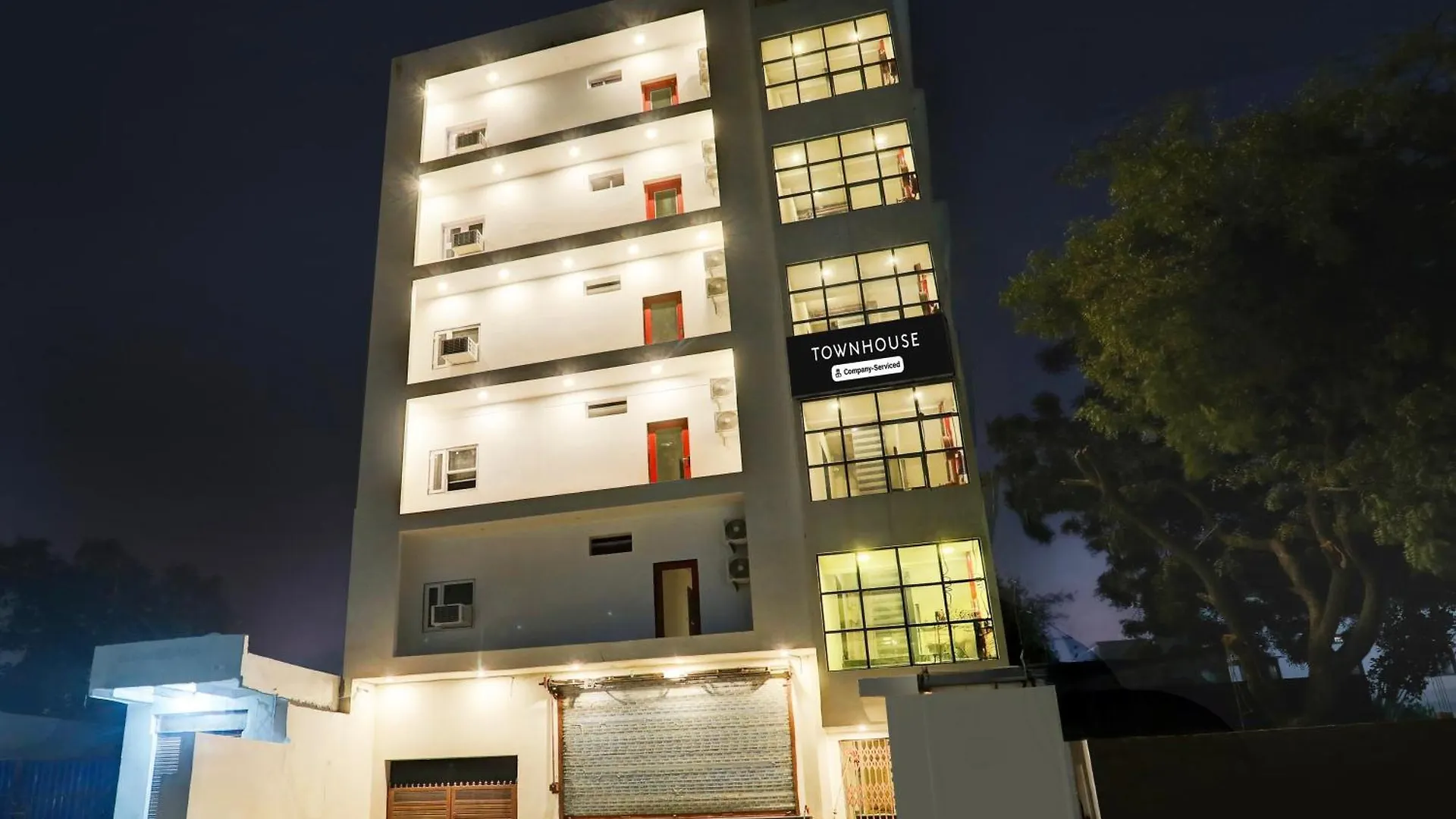 Super Townhouse Balua Road Pahadiya Hotel Varanasi 3*,  Índia