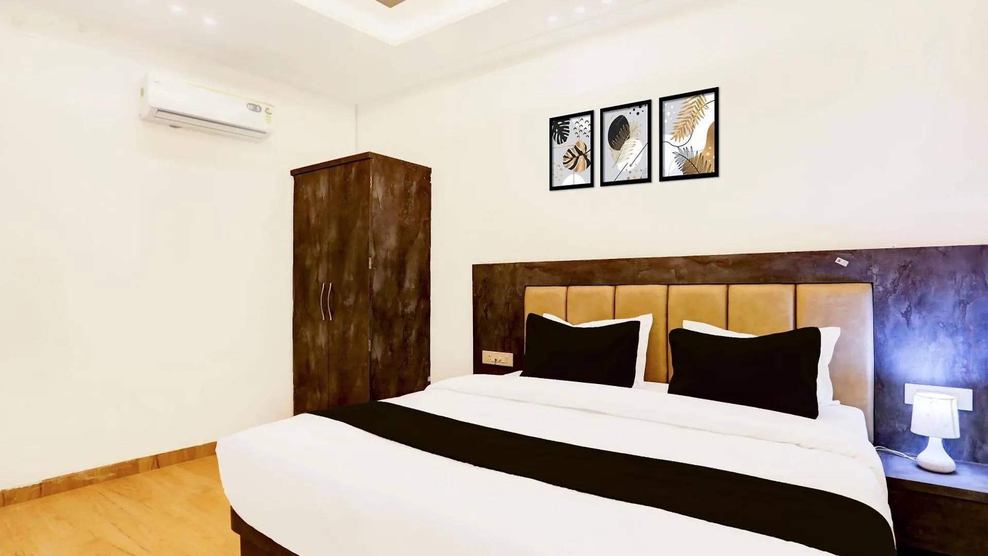 Super Townhouse Balua Road Pahadiya Hotel Varanasi
