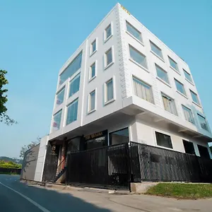 Hotel The Triana