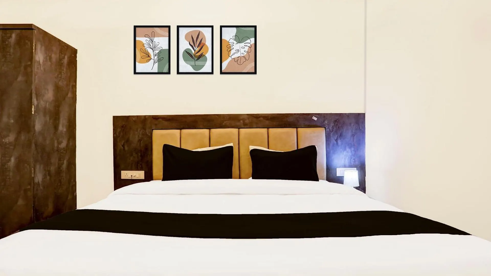 Super Townhouse Balua Road Pahadiya Hotel Varanasi India